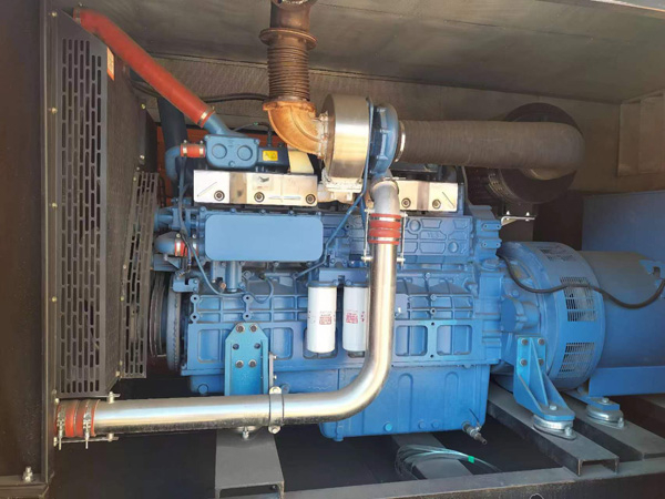 铁锋柴油发电机组一般有几种电压输出？