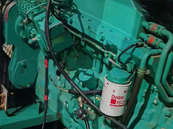 铁锋如何确定新的发电机组控制系统是否与原系统兼容？